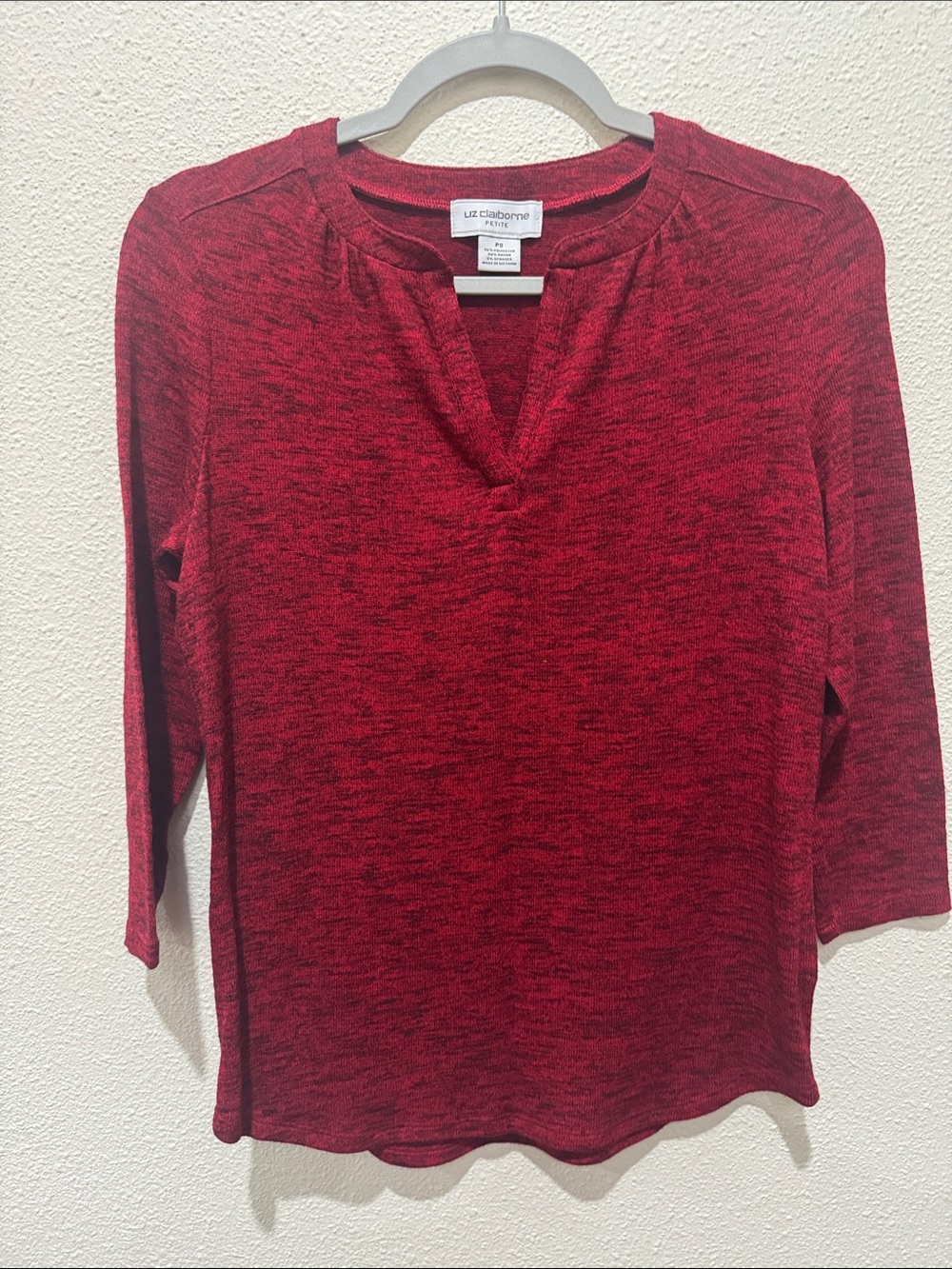 Liz Claiborne Red Heathered Long-Sleeve Notch-Neck Top